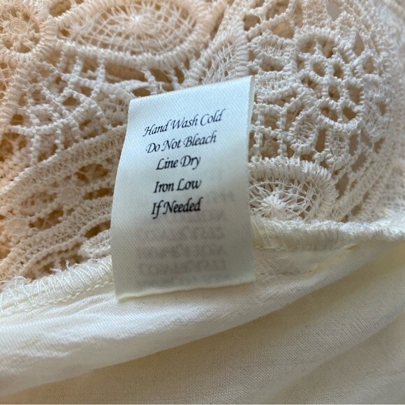 NWOT Blu Pepper Ivory Lace Crochet Floral Sleeveless Key Hole Cut Out Size M - Picture 10 of 12